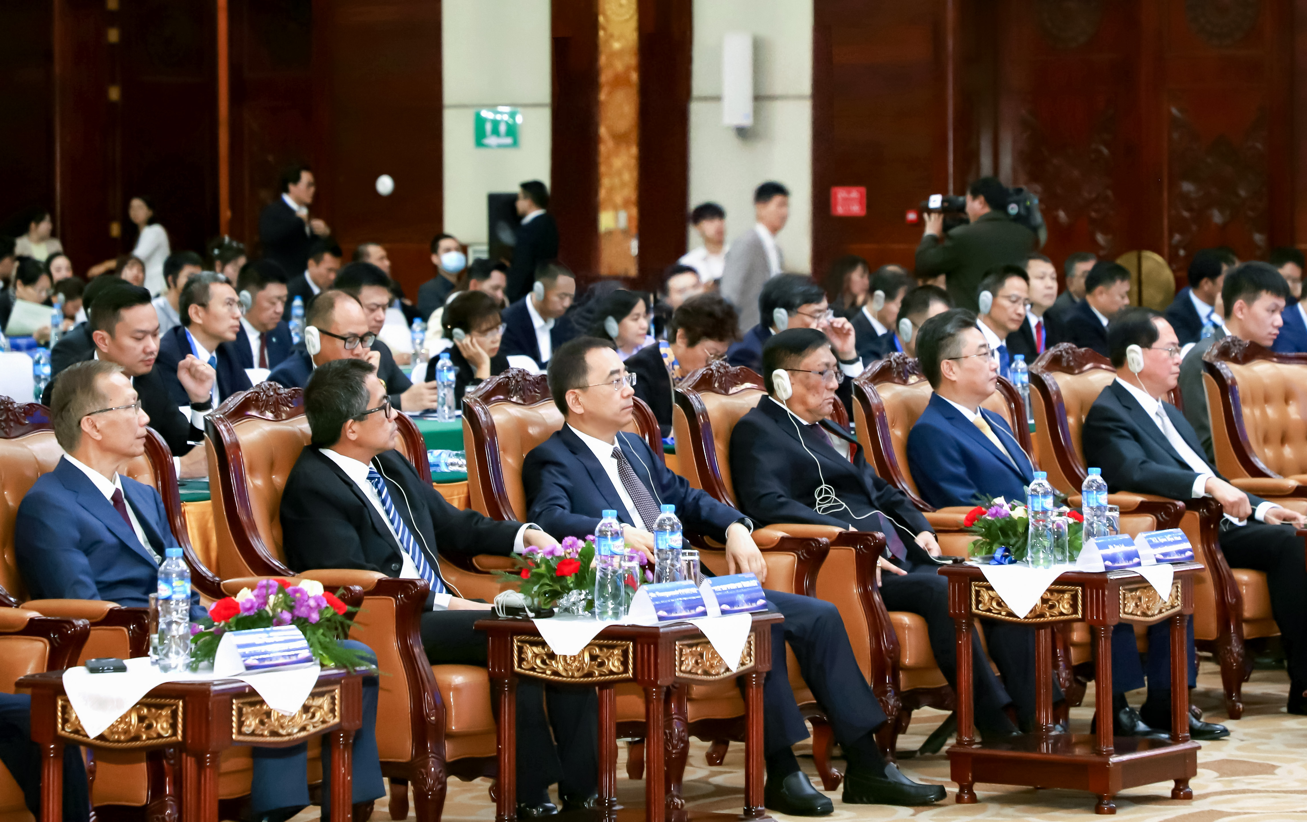 1701239541975019562.jpg 微信圖片_20231129095956 拷貝合成老撾geiweixin.jpg