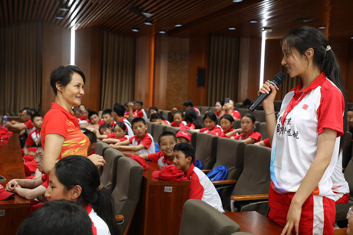 1723449160217021612.jpg 圖4奧運冠軍高敏給學生授課a.jpg